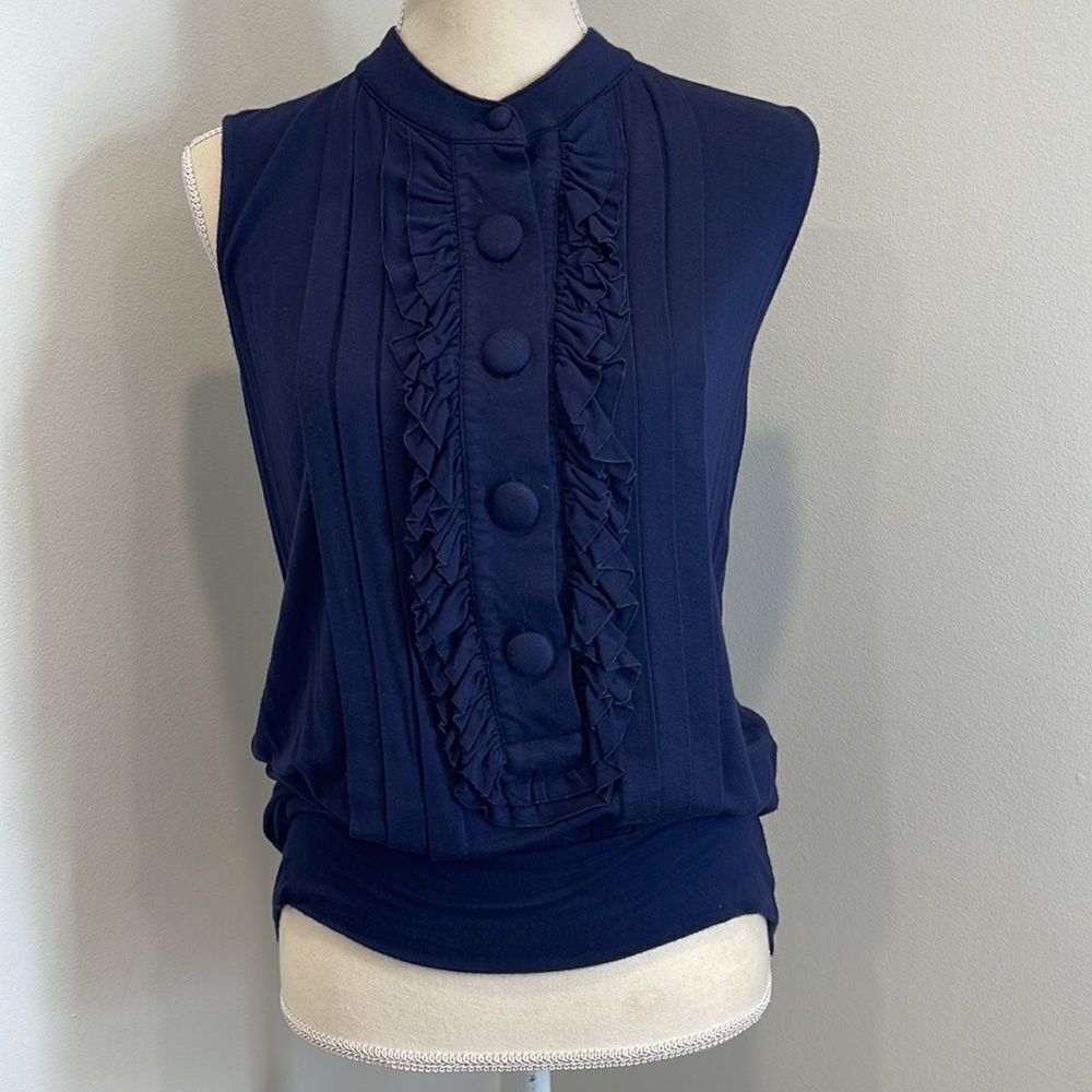 Sleeveless Large Button Ruffle top - Picture 3 of 4